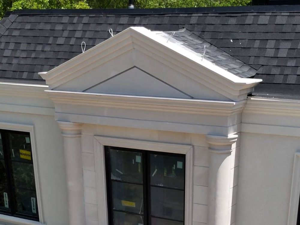 Desegno Tuscano with two-storey tapered Tuscan columns